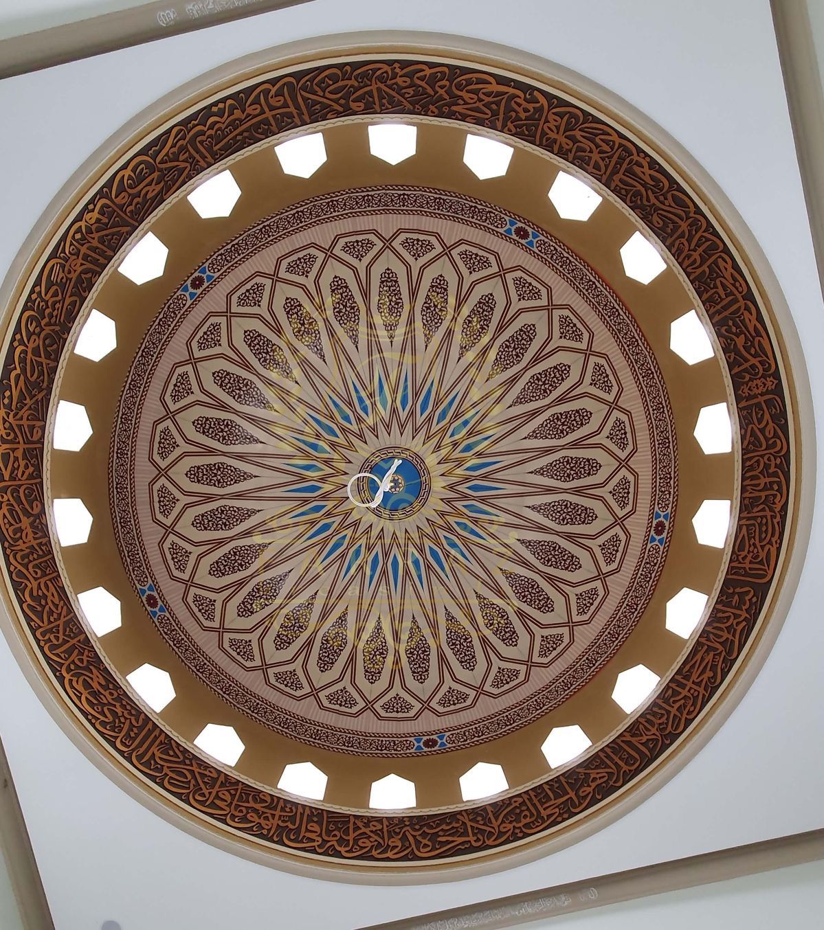 Motif Medallion Tengah Kubah